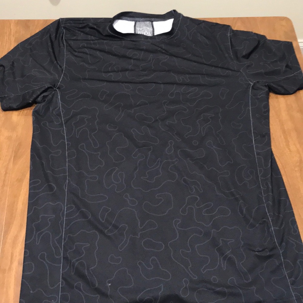 Viveblack camo T-shirt